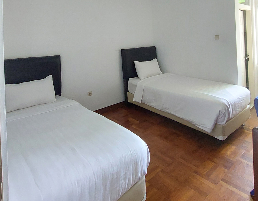 Sunyaragi Twin Bed